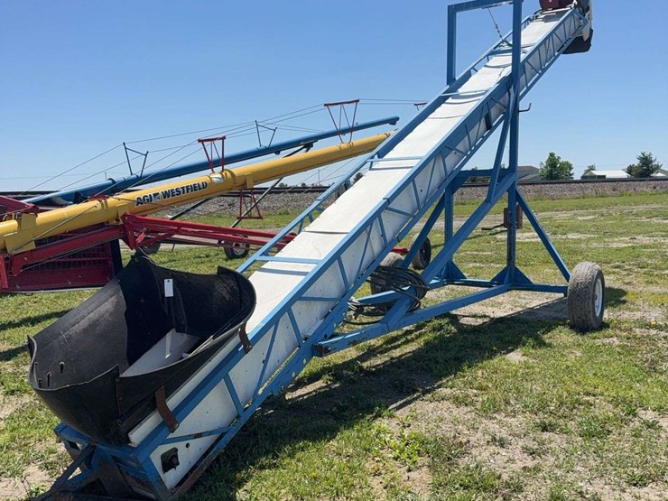 20"-x-30ft-paddle-chain-conveyor,-used-to-load-corn,-with-electric-motor,-single-phase-hookup-image-2