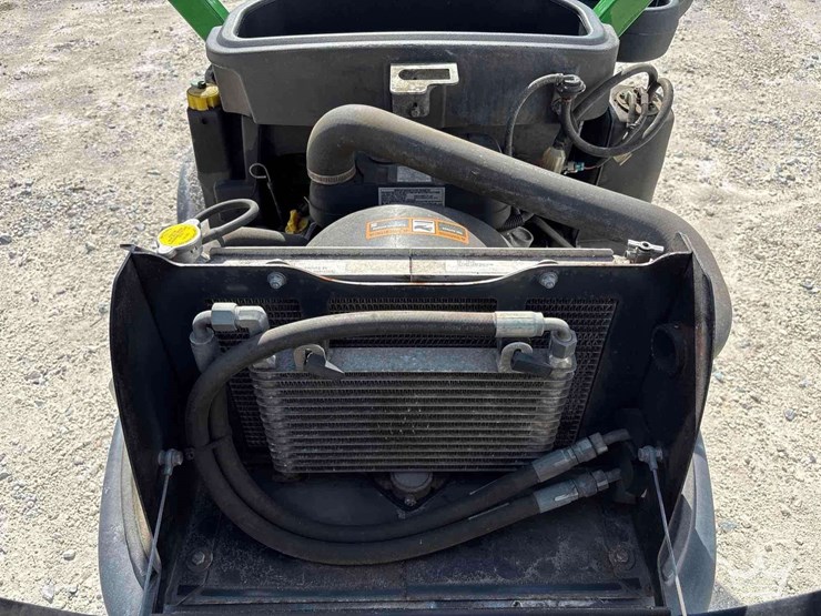 2018-john-deere-2500b-image-16