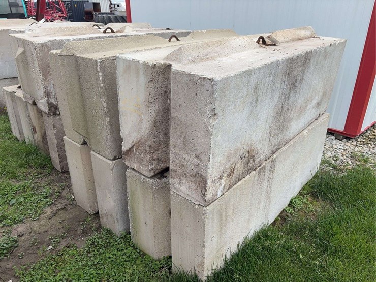 4-mafia-blocks-2ft-x2ft-x-6ft-image-2