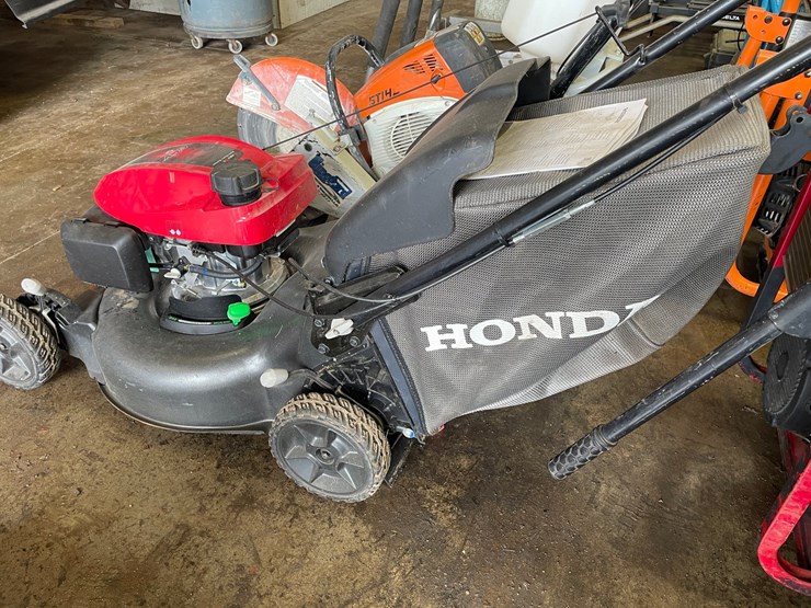 #7326-•-honda-hrn-216-push-mower-image-2