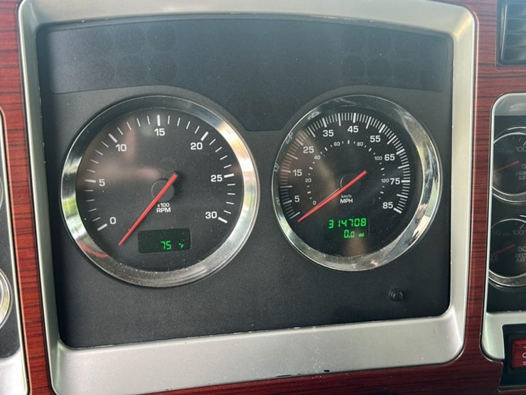 2006-kenworth-t800-image-22