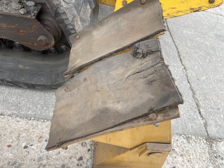 #6041-•-pair-of-dump-truck-hoist-jacks-image-2