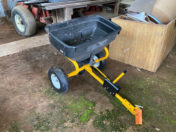 #3592-•-yardworks-pull-behind-feed-spreader-image-1