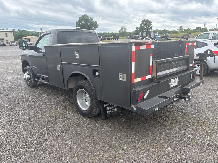2020-dodge-3500-image-4