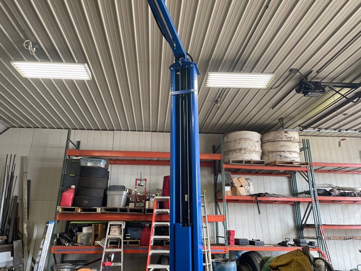 #7323-•-forward-f10-2-post-lift-image-7