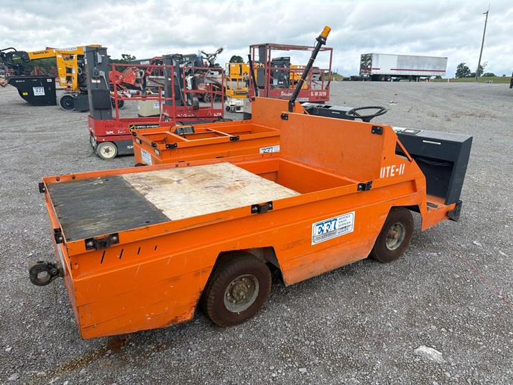#77-•-2015-motrec-e-480-industrial-utility-vehicle-image-3