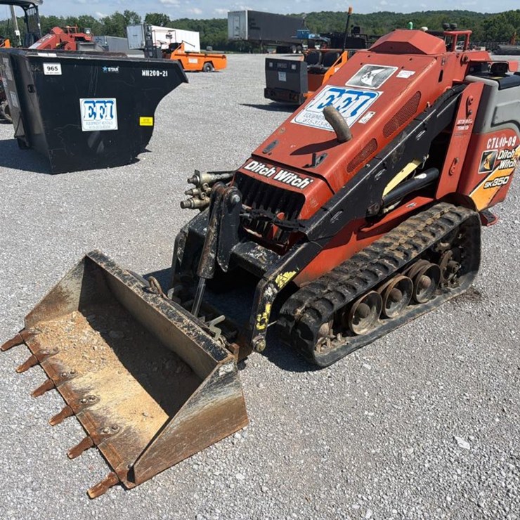 2015 DITCH WITCH SK850