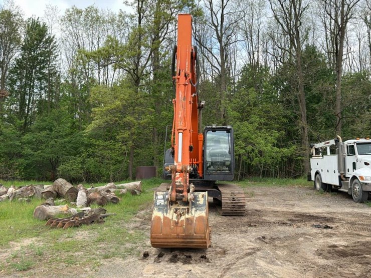 2012-hitachi-zx160-image-8