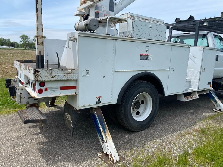 2008-ford-f-750-bucket-truck-image-9