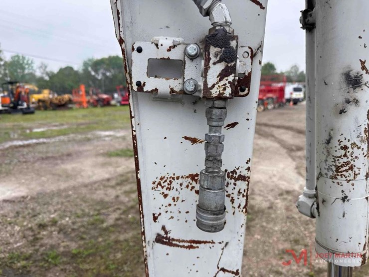2019-takeuchi-tb235-2-image-15