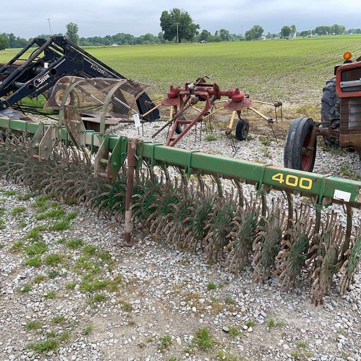 JOHN DEERE 400