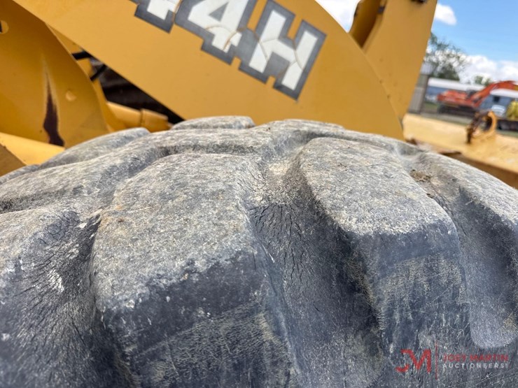2000-deere-544h-image-21