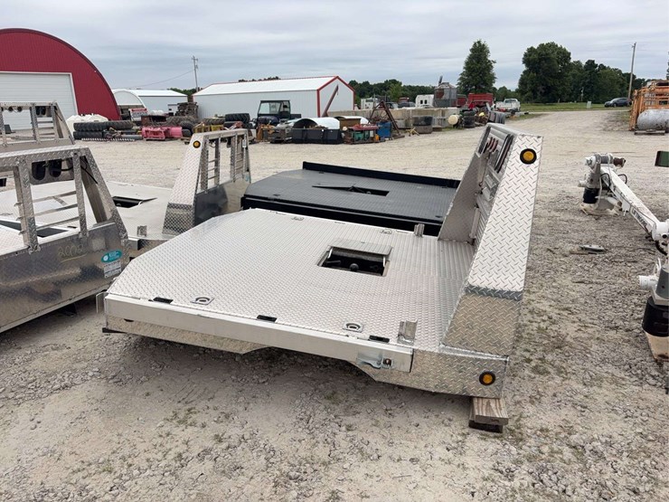 new-bradford-built-aluminum-flatbed,-84-x-84,-42"-frame-width,-38"-cab-to-axle,-fits-dodge-single-wheel-regular-bed,-6-1/2ft-bed,-stock-#bb14087-image-2
