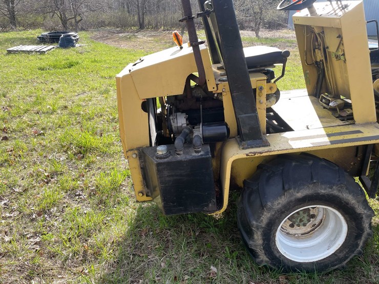 #5498-•-1978-swinger-forklift-image-18