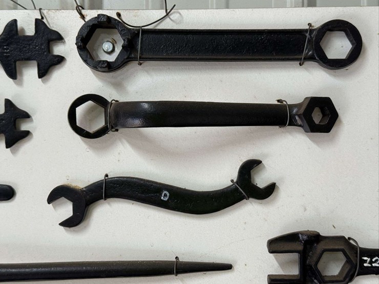 assorted-wrenches-collection-image-6
