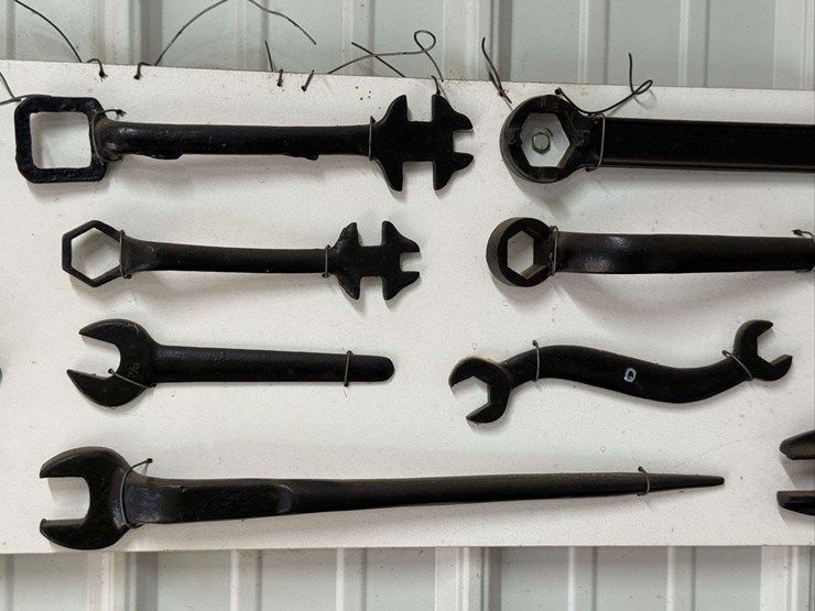 assorted-wrenches-collection-image-5