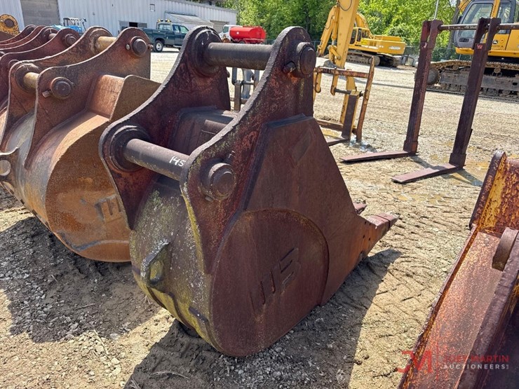 wb-john-deere-330-or-deere-893-26"-excavator-tooth-bucket-image-2