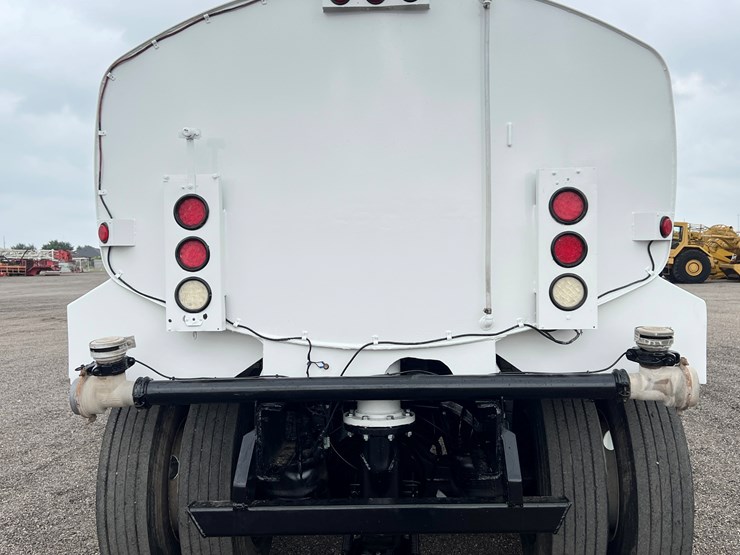 2009-peterbilt-340-image-8