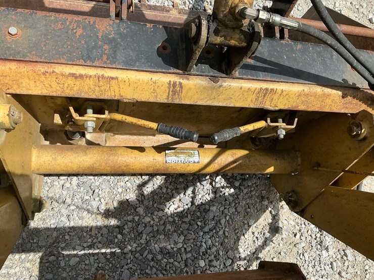 #121-•-2014-magnatrac-mh-7000-crawler-loader-image-82