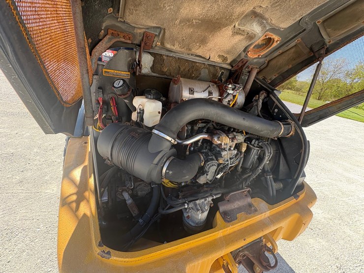 2020-deere-304l-image-22