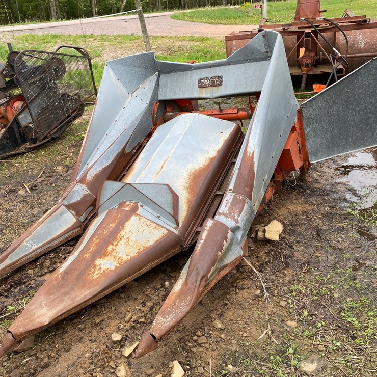 #3510 • Allis Chalmers KL238 Corn Head