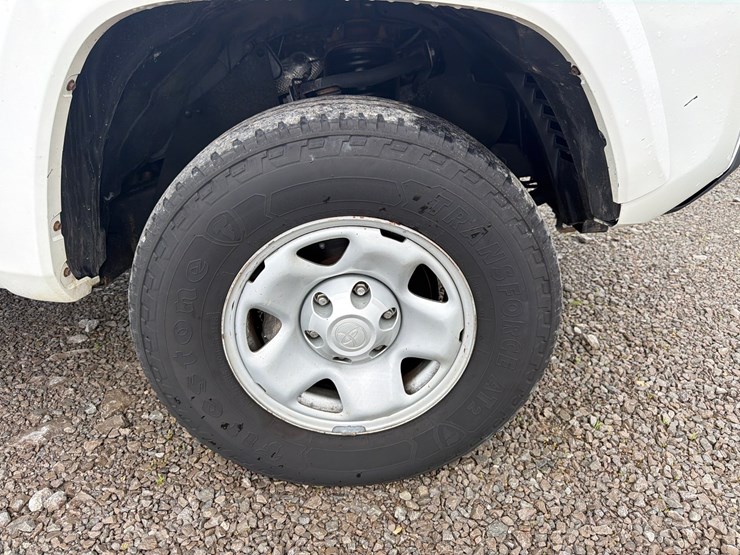 2017-toyota-tacoma-image-9