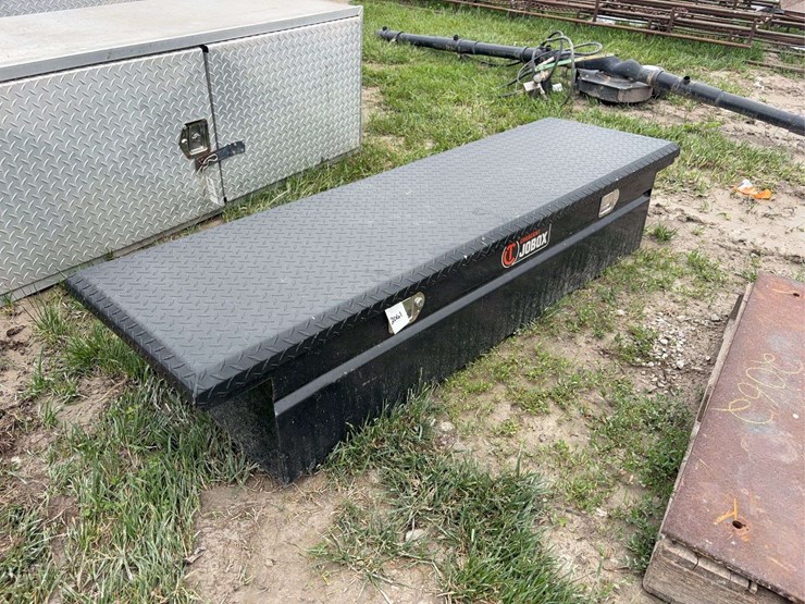 black-diamond-plated-toolbox-image-1
