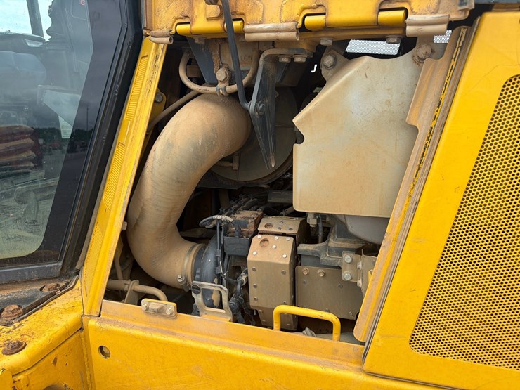 komatsu-d65exi-18-image-17
