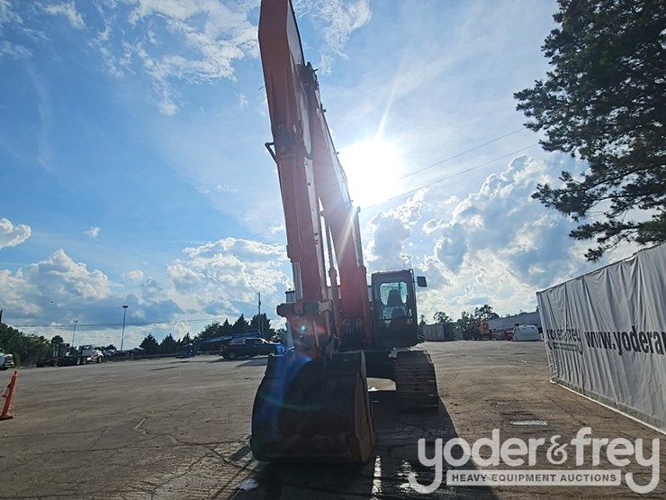 2018-hitachi-zx350-image-8