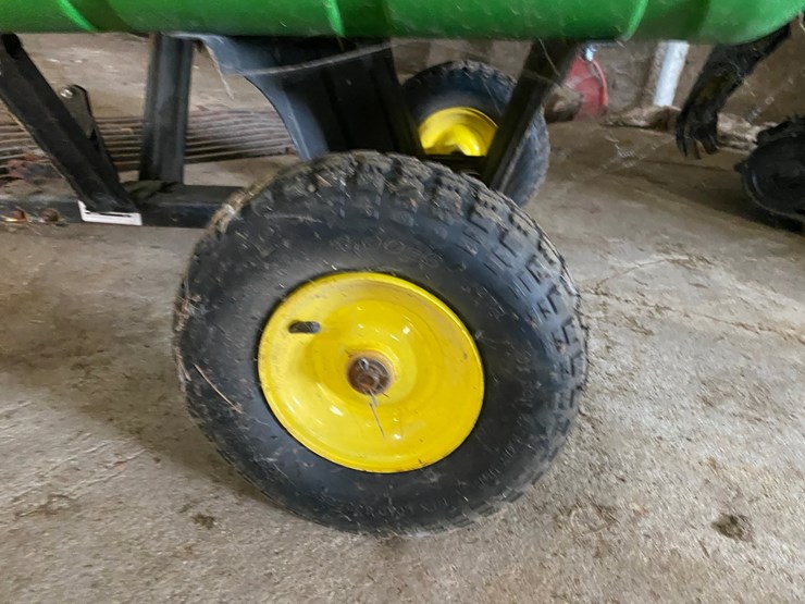 #3556-•-john-deere-pull-behind-yard-car-image-3