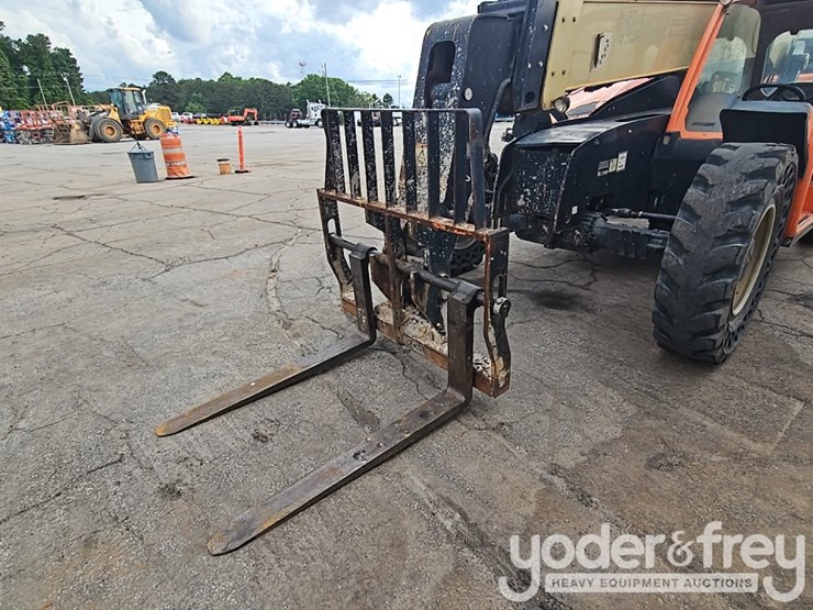 2016-jlg-642-image-9