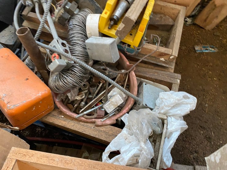#3601-•-assorted-shop-items-image-10