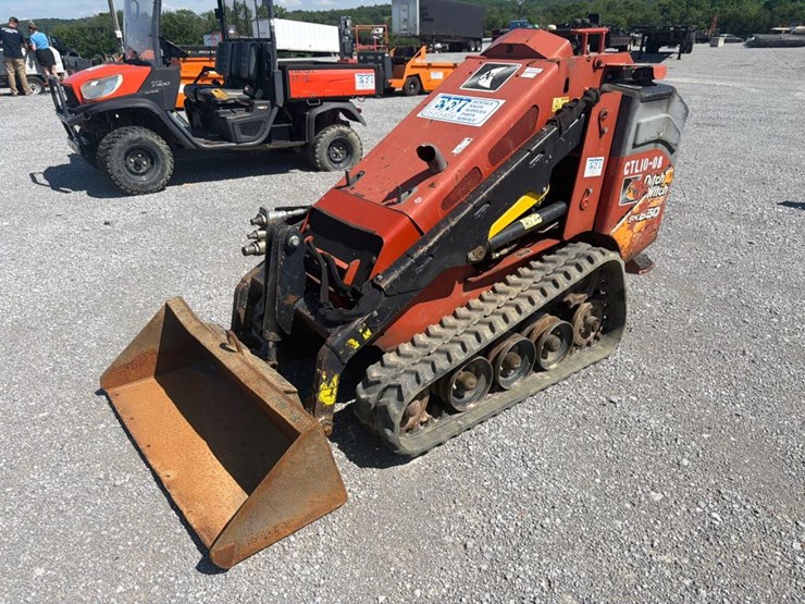 2015-ditch-witch-sk850-image-1