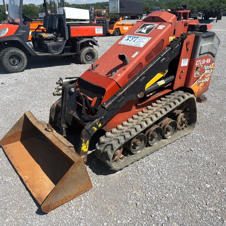 2015 DITCH WITCH SK850