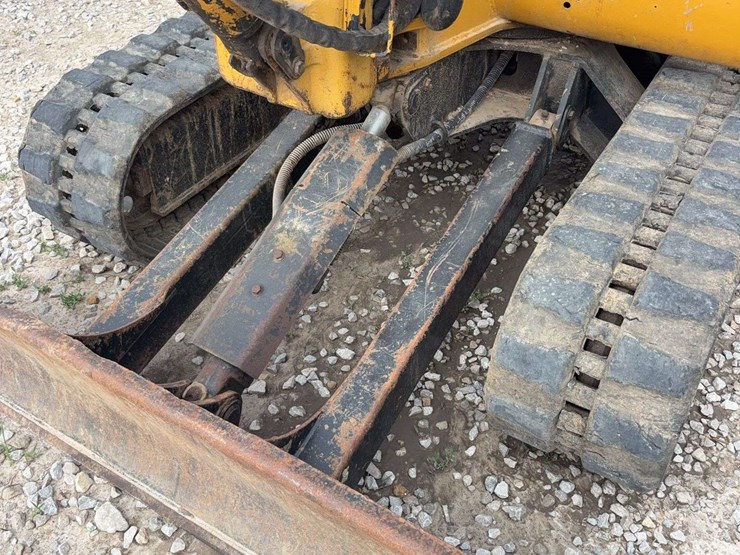 caterpillar-302.5-image-15