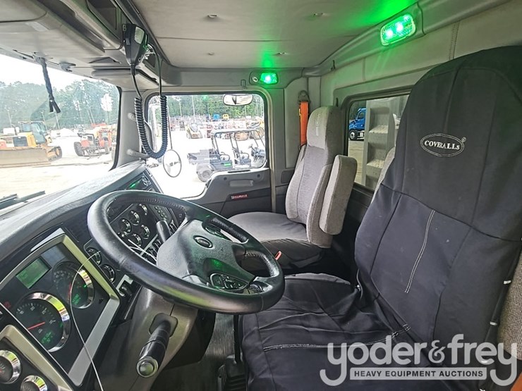 2020-kenworth-t800-image-25