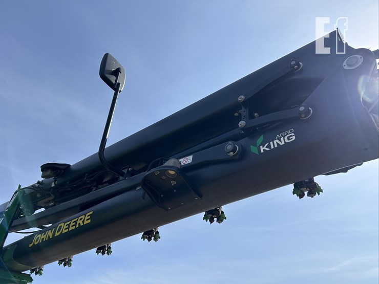 2020-john-deere-r4045-image-15