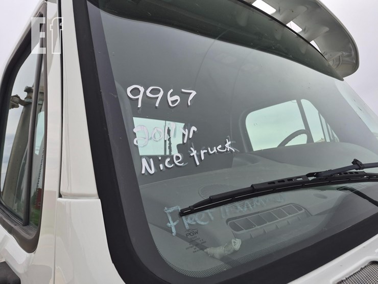 2018-freightliner-business-class-m2-112-image-7