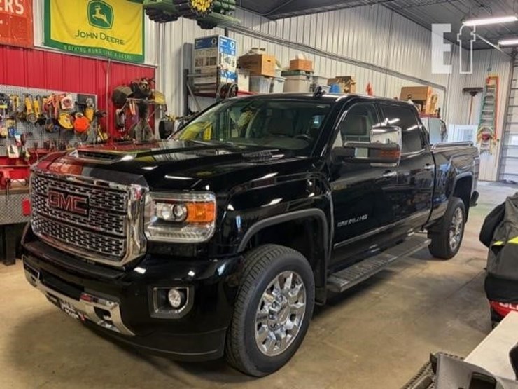 2019-gmc-sierra-2500hd-denali-image-14