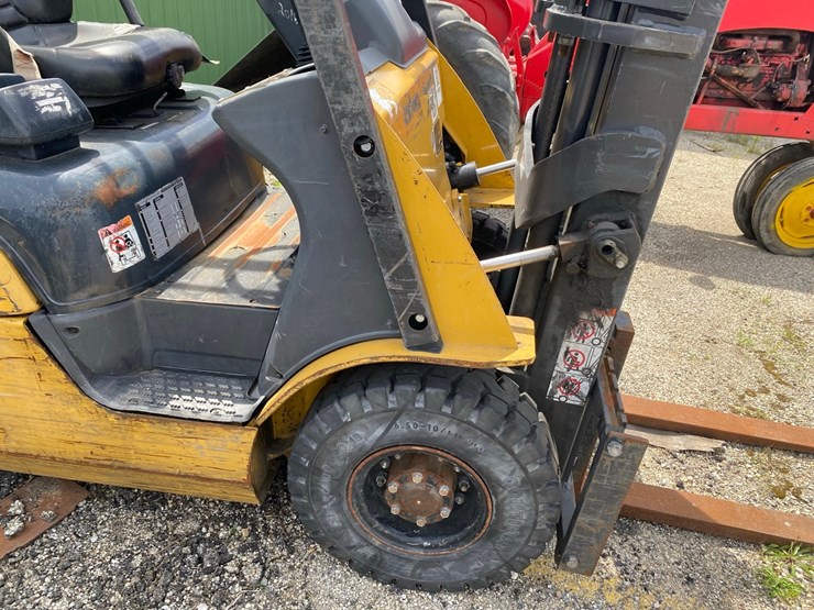 cat-gp15n-forklift-image-12