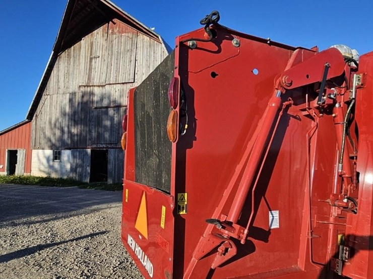 2023-case-ih-rb456a-image-9