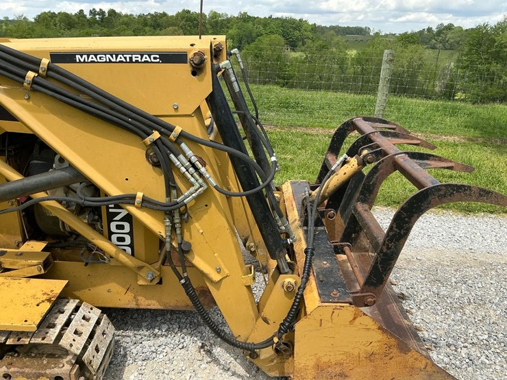 #121-•-2014-magnatrac-mh-7000-crawler-loader-image-38