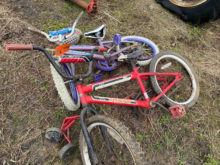 #3522-•-(2)-huffy-kid-bikes-image-2