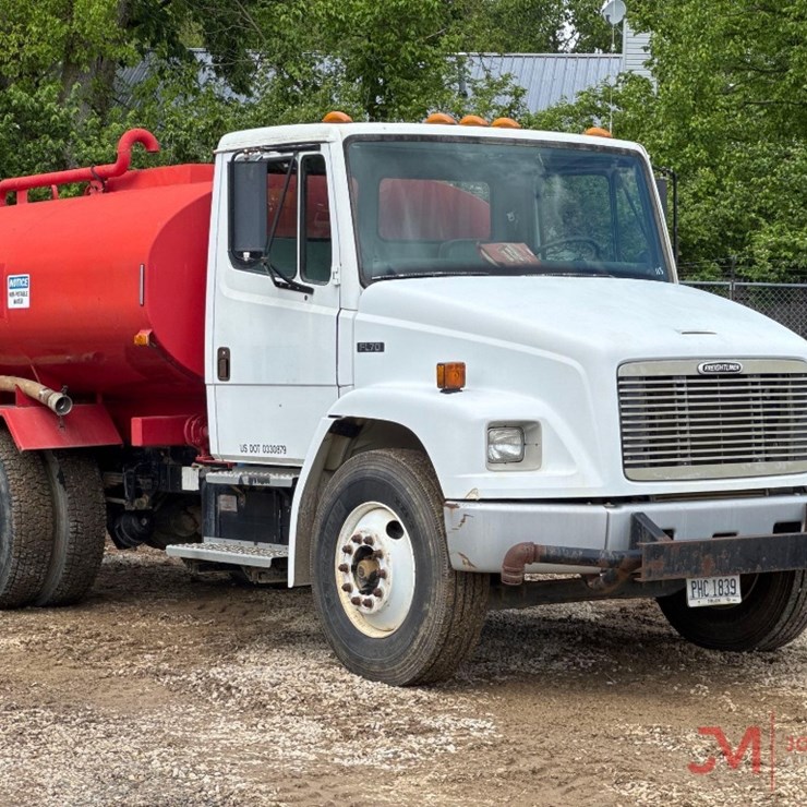 2001 FREIGHTLINER FL70