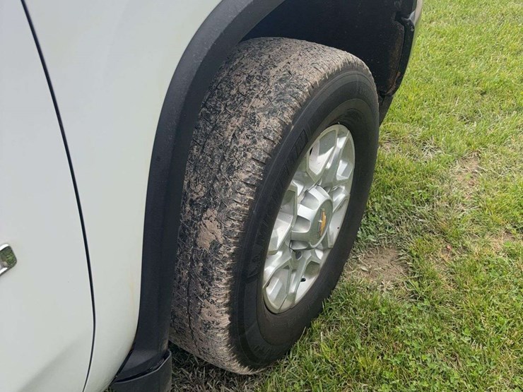 2022-chevrolet-3500-image-19