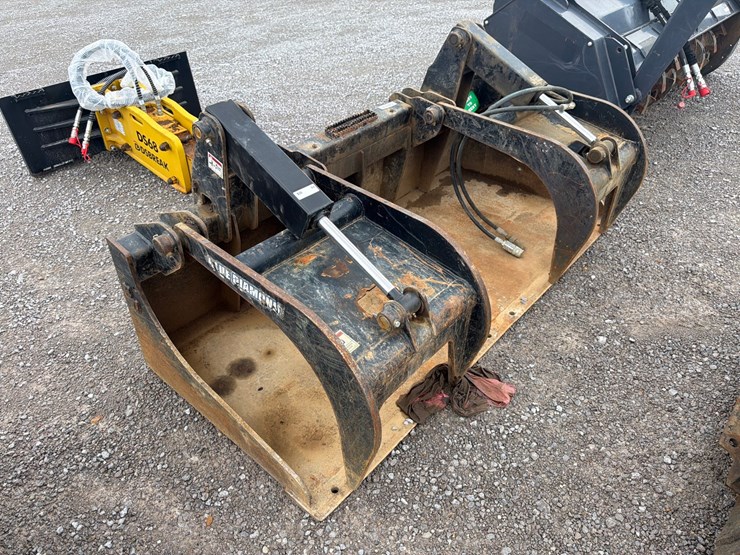#84-•-blue-diamond-grapple-bucket-image-2