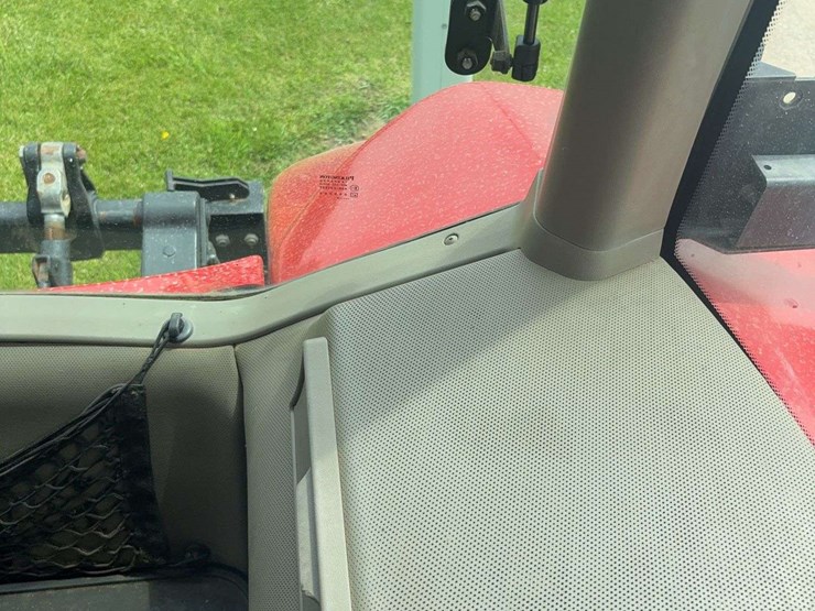2010-case-ih-275-image-26