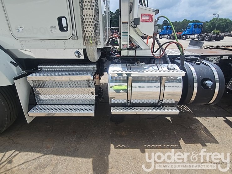 2020-kenworth-t800-image-19