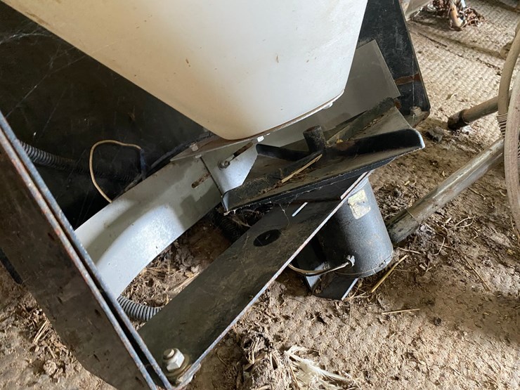 #3561-•-electric-seed-spreader-image-5
