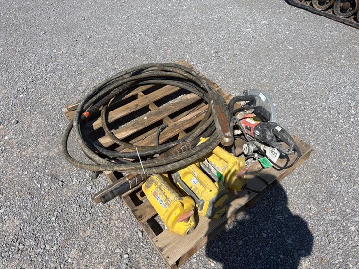 #28-•-pallet-of-tools-image-4
